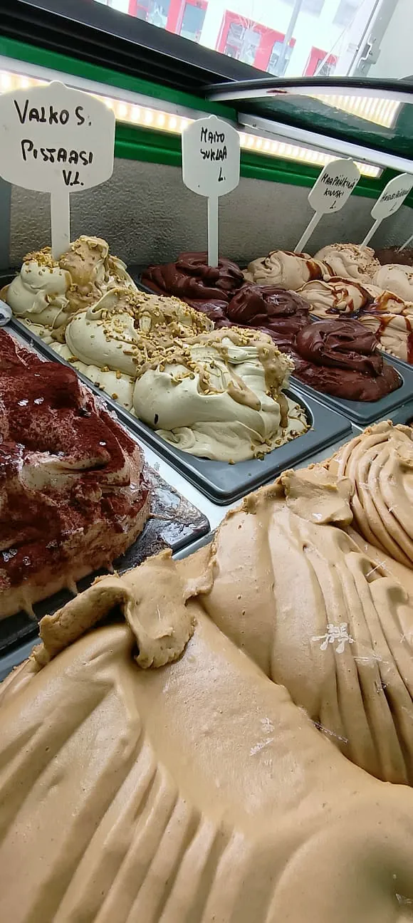 La vetrina Il Duo con i gusti alla crema e alla frutta